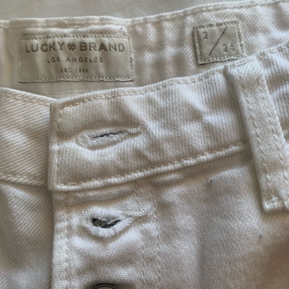 🔥NEW LUCKY BRAND WHITE CUT OFF SHORTS SIZE 2/26 - Picture 4 of 5